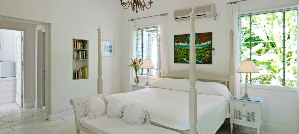 nelson-gay-barbados-accommodation-4-poster-bedroom